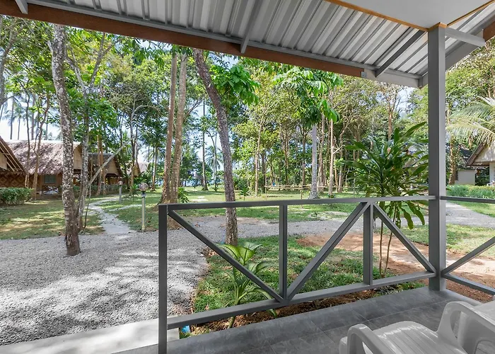 Lanta Coral Beach Resort